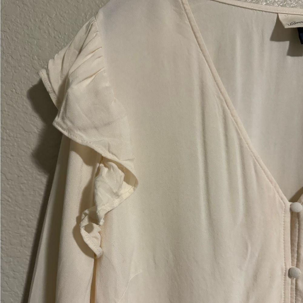 Universal Thread Ruffle Shoulder Blouse Cream - image 4